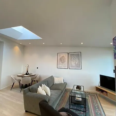 Sentral Toppleilighet Med Unik Utsikt Apartamento